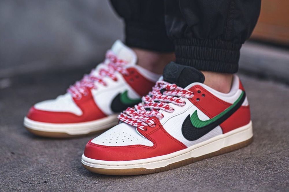 Nike SB Dunk Low x Frame "Habibi"