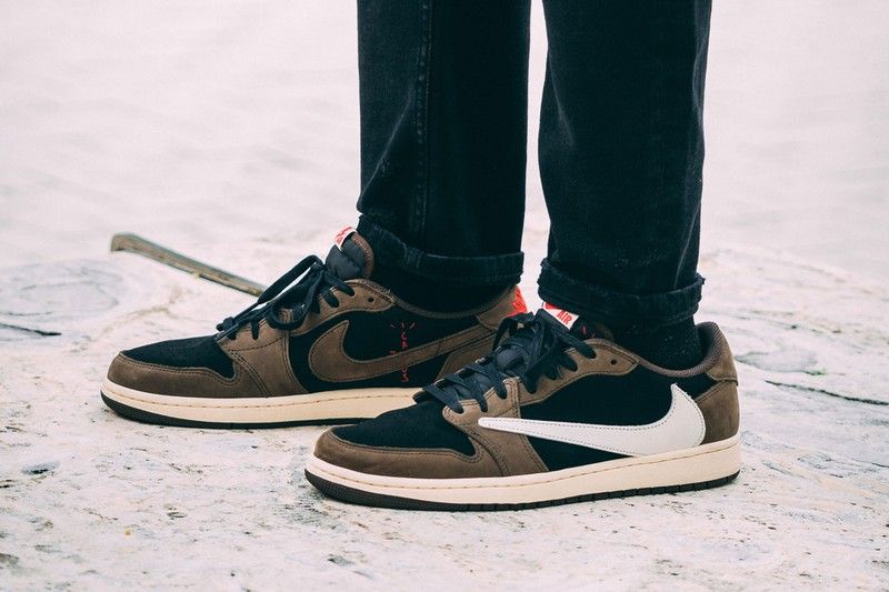 Jordan 1 Low x Travis Scott