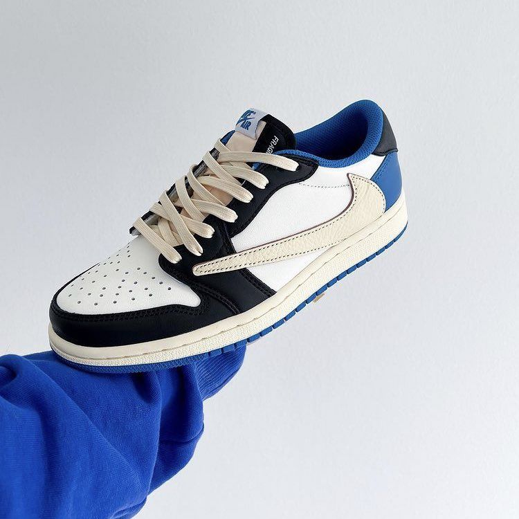 Jordan 1 Low x Travis Scott x Fragment