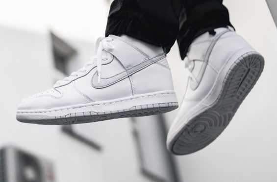 Nike shops Dunk High Pure Platinum