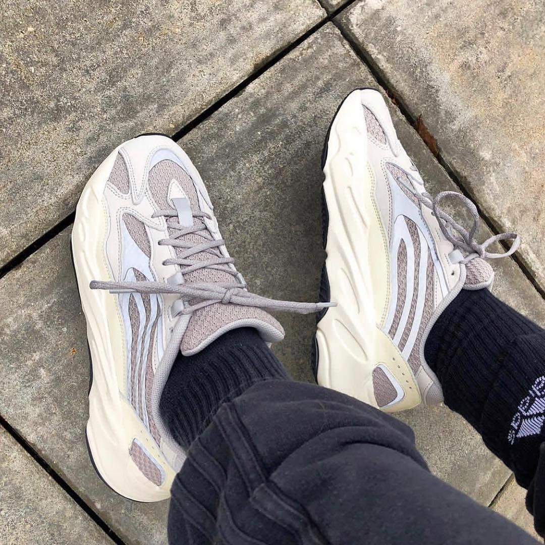 Static yeezy outlet on foot